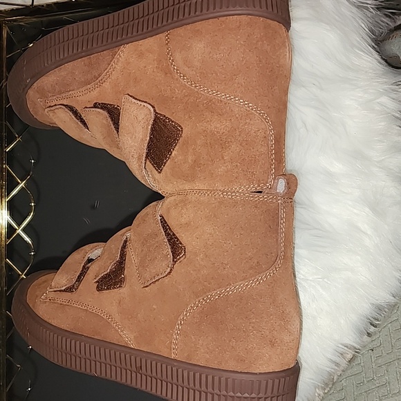 Kelsi Dagger Suede Sneakers - Picture 5 of 6